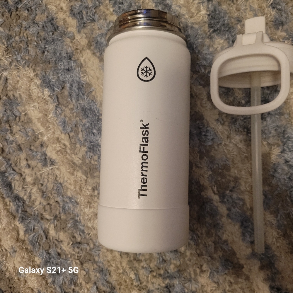 ThermoFlask **White Insulated** Bottle 16oz